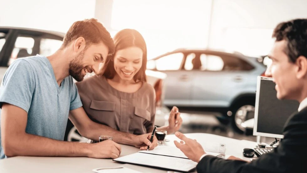 xr:d:DAFmYBvkdb4:3,j:8461531844478117491,t:23062017 3 auto loan options blog pic 980x552 1
